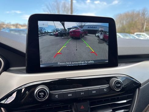 Used 2022 Ford Escape SEL image 18