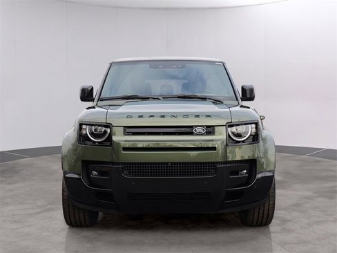 New 2026 Land Rover Defender 130 X-Dynamic SE image 2