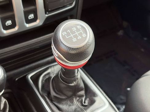 Used 2019 Jeep Wrangler Sport AWD/4WD image 33
