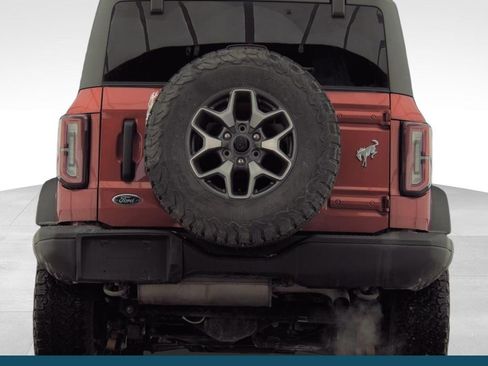 Used 2023 Ford Bronco Badlands image 10