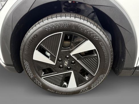 Certified 2025 Hyundai Ioniq 5 SE image 9