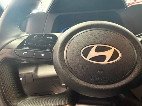 Used 2025 Hyundai Elantra Sport FWD image 31