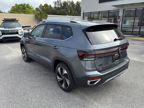 New 2026 Volkswagen Taos SE AWD/4WD image 4