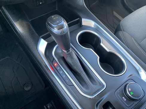 Used 2020 Chevrolet Traverse LT image 20