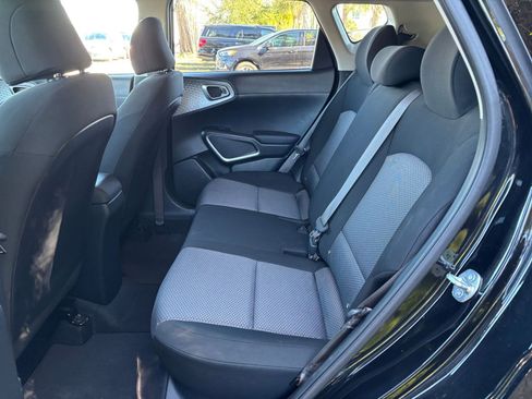 Used 2025 Kia Soul LX w/ LX Technology Package image 25