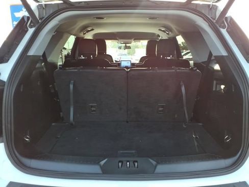 Certified 2021 Ford Explorer XLT w/ Equipment Group 202A AWD/4WD image 8