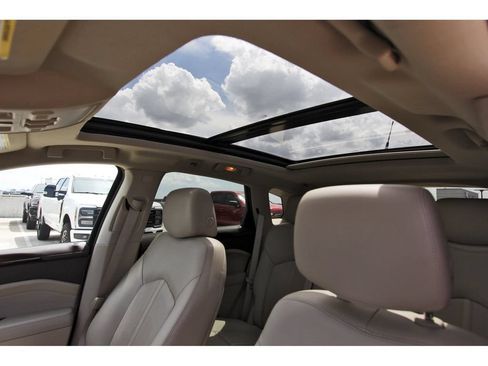 Used 2012 Cadillac SRX Luxury FWD image 27