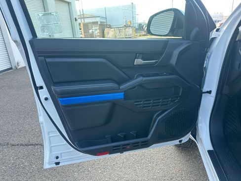 Used 2025 Toyota Tacoma TRD Off-Road image 20