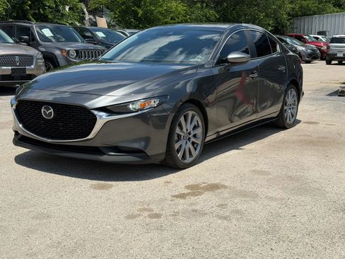 Used 2022 MAZDA MAZDA3 s FWD image 3