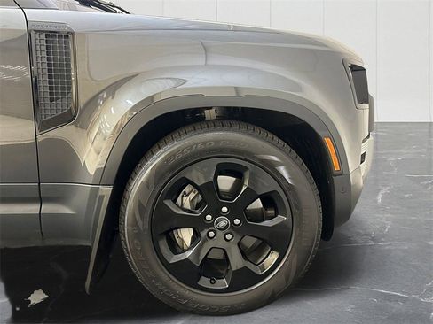 Used 2024 Land Rover Defender 130 S image 12