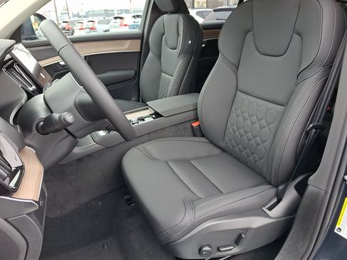 New 2026 Volvo XC90 B6 Plus w/ Protection Package Premier image 8