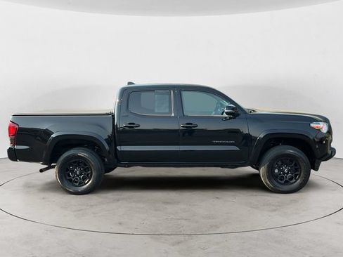 Used 2022 Toyota Tacoma SR5 w/ Technology Package RWD image 4
