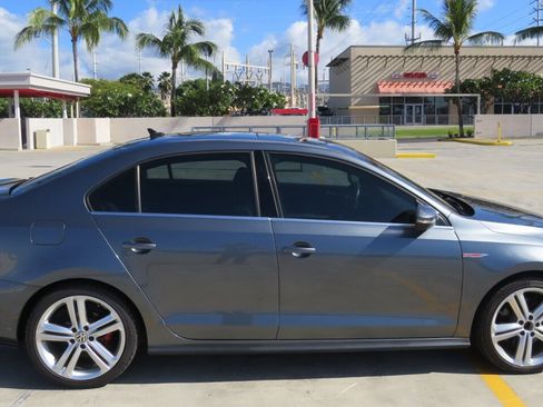 Used 2017 Volkswagen Jetta GLI FWD image 5
