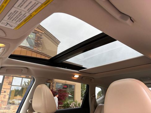 Used 2017 Nissan Rogue SL w/ SL Premium Package image 25