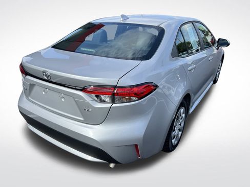 Used 2022 Toyota Corolla LE image 8