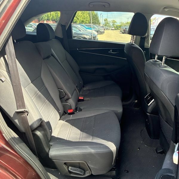 Used 2019 Kia Sorento FWD V6 image 22