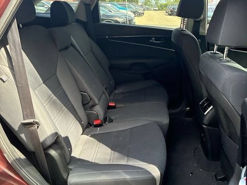 Used 2019 Kia Sorento FWD V6 image 22