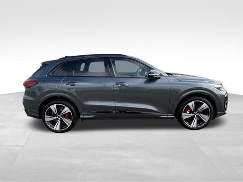 New 2025 Audi SQ5 Premium Plus image 6