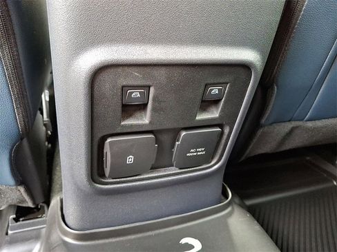 Used 2023 Ford Bronco Outer Banks image 11