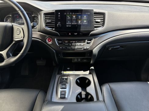 Used 2024 Honda Passport EX-L image 37