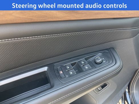 New 2026 Volkswagen Atlas SE FWD image 8