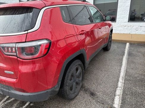 Used 2018 Jeep Compass Latitude w/ Popular Equipment Group AWD/4WD image 5