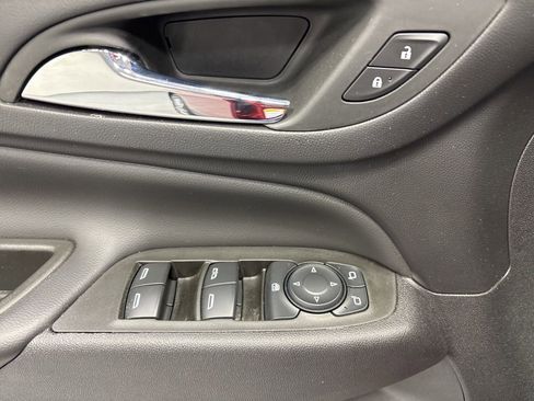 Used 2024 Chevrolet Equinox LT image 25