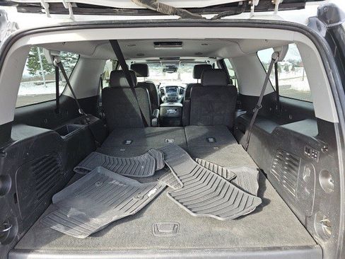 Used 2020 Chevrolet Suburban Premier image 18