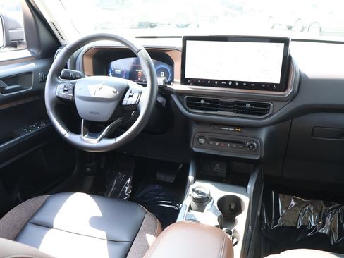 Certified 2025 Ford Bronco Sport Outer Banks w/ Outer Banks Tech Package+ AWD/4WD image 13
