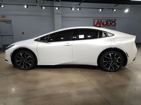 New 2026 Toyota Prius Plug-In Hybrid image 4
