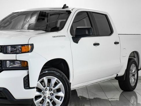 Used 2019 Chevrolet Silverado 1500 Custom w/ Custom Value Package image 51