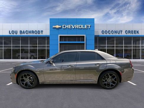 Used 2023 Chrysler 300 S RWD image 5