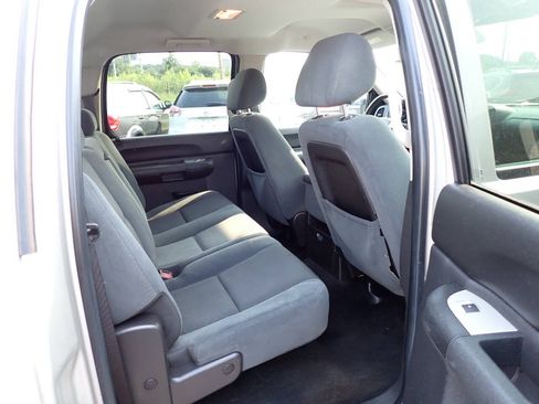 Used 2009 Chevrolet Silverado 2500 LT w/ Exterior Plus Package AWD/4WD image 10