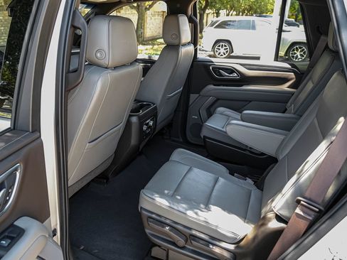 Used 2021 GMC Yukon SLT w/ SLT Luxury Plus Package RWD image 53