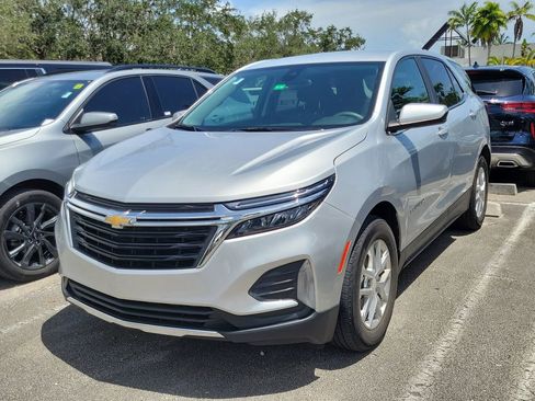 Used 2022 Chevrolet Equinox LT image 2