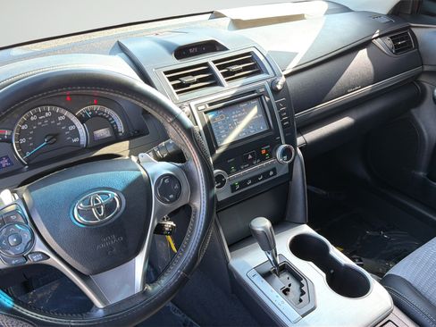 Used 2012 Toyota Camry SE FWD image 23