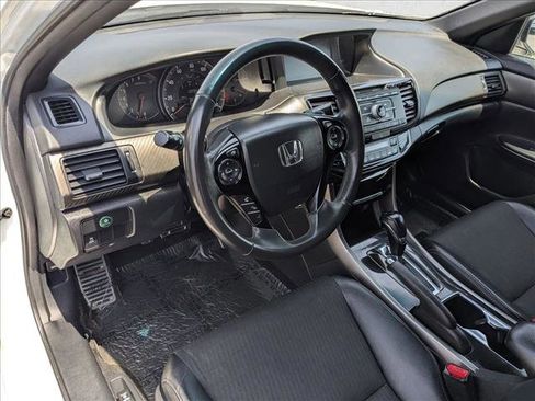 Used 2017 Honda Accord Sport image 10