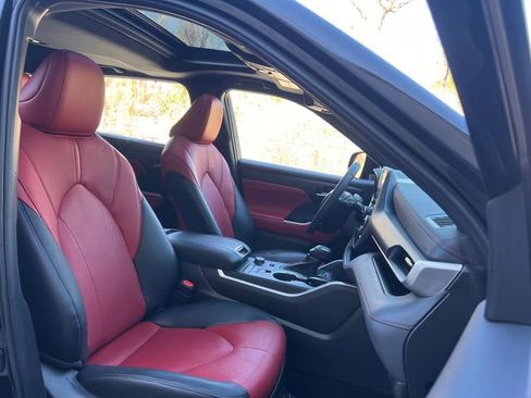 Used 2022 Toyota Highlander XSE image 35