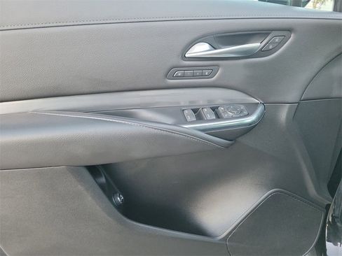 Used 2024 Cadillac XT4 Premium Luxury image 15