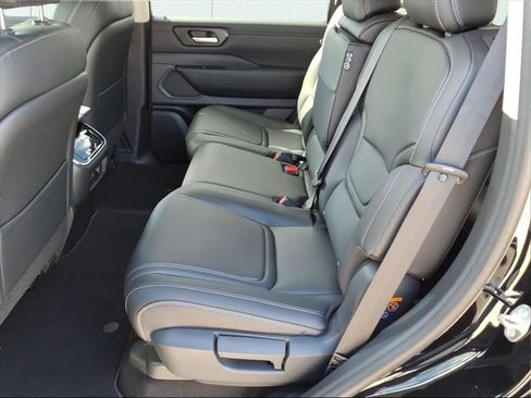 New 2026 Nissan Armada SV image 12