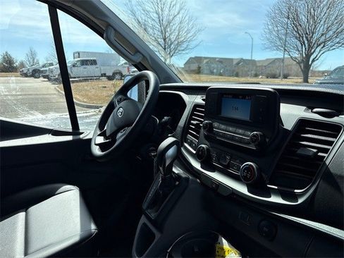 New 2025 Ford Transit 250 Low Roof image 31