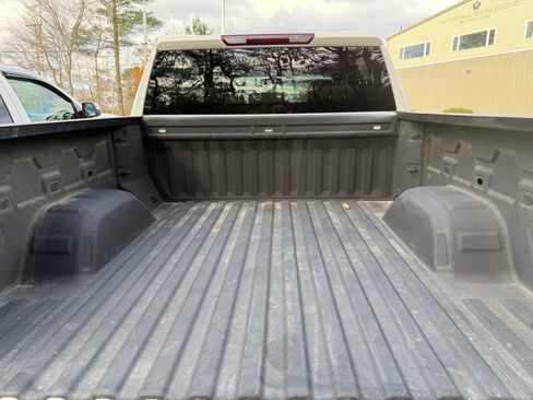 Used 2021 Chevrolet Silverado 1500 LT image 21