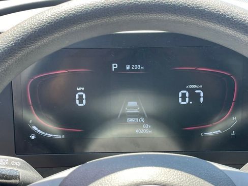 Used 2025 Kia Sportage LX image 11