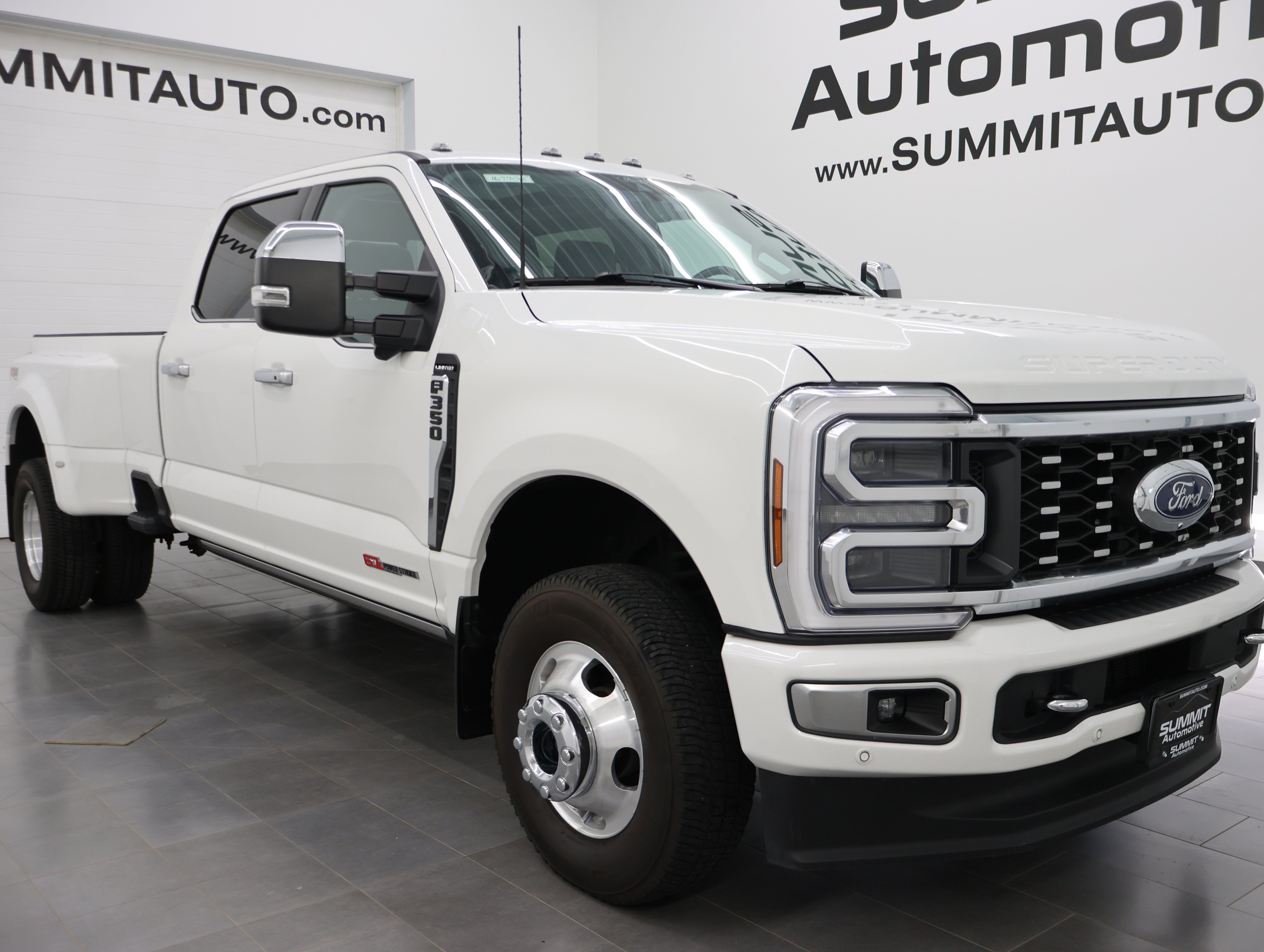 Used 2024 Ford F350 Limited w/ FX4 Off-Road Package AWD/4WD image 2