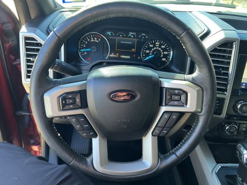 Used 2015 Ford F150 Lariat image 17