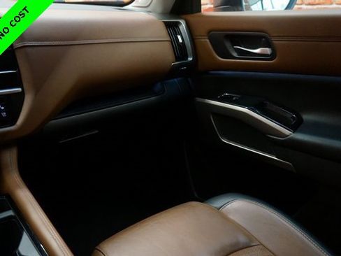 Used 2022 Nissan Pathfinder Platinum w/ Cargo Package image 37