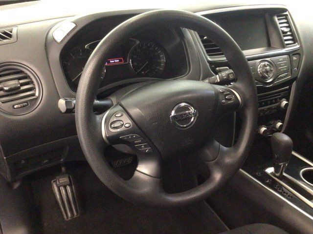 Used 2020 Nissan Pathfinder S AWD/4WD image 16