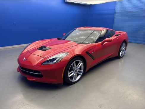Used 2016 Chevrolet Corvette Stingray Coupe RWD image 4