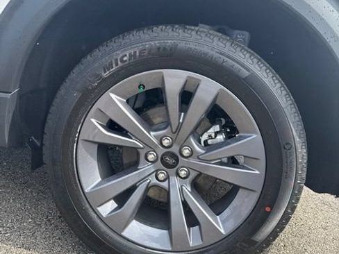 New 2026 Ford Explorer Active w/ Active Comfort Package AWD/4WD image 12