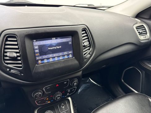 Used 2018 Jeep Compass Latitude w/ Popular Equipment Group AWD/4WD image 24